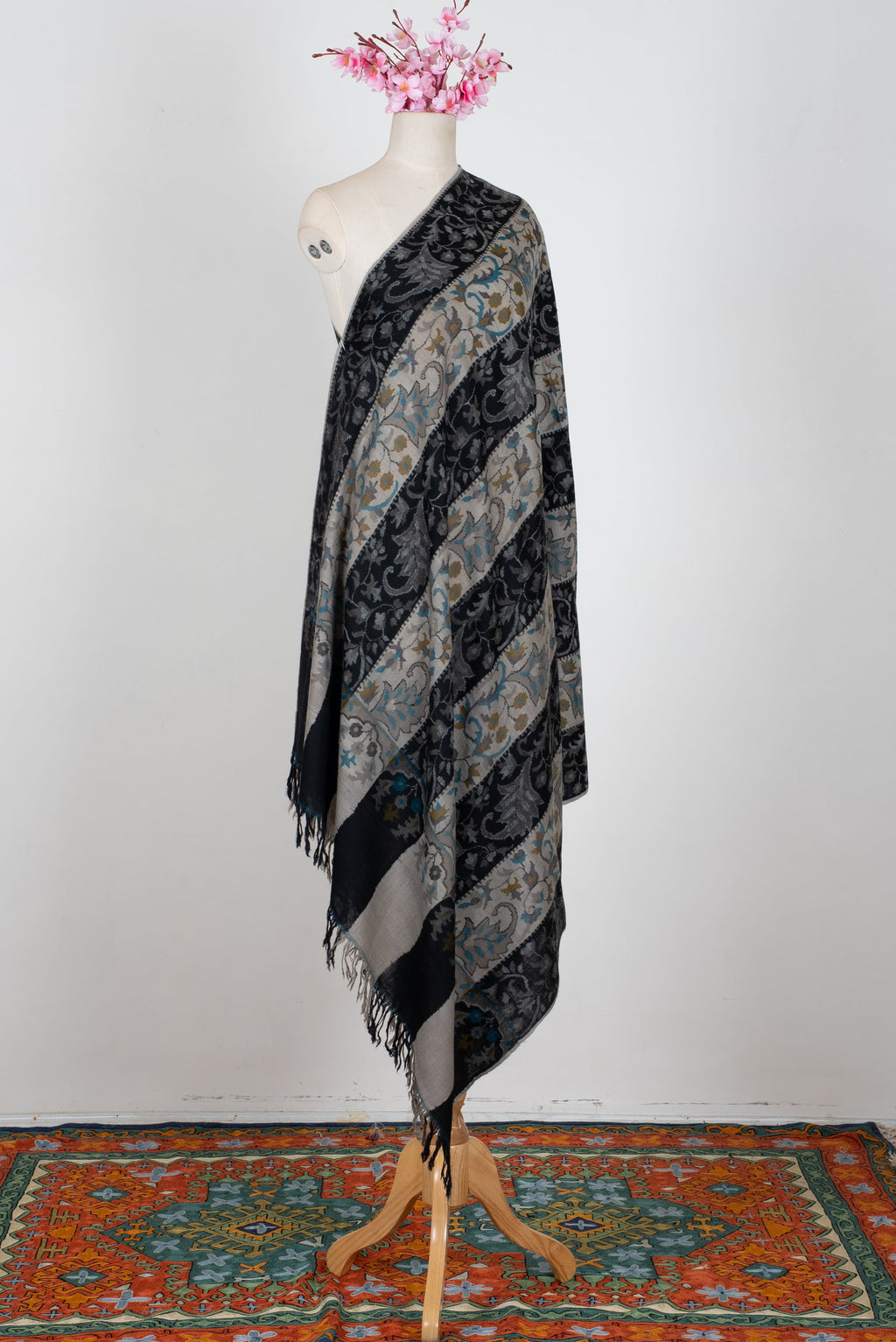 Hand Woven Pure Pashmina Kani Shawl